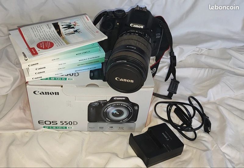 Appareil Photo Canon EOS 550D Avec Objectif 18-135mm - Très Bon état (Occasion)
