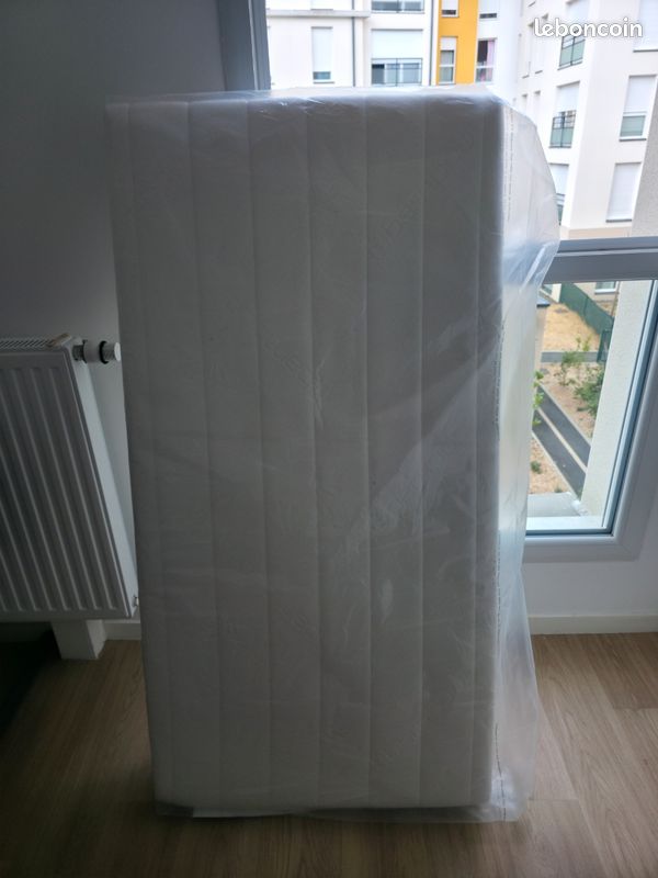 Matelas Viscose de Bambou 70*140*14cm
État: comme neuf, utilisé deux nuits.
Prix neuf : 60 (image 3)