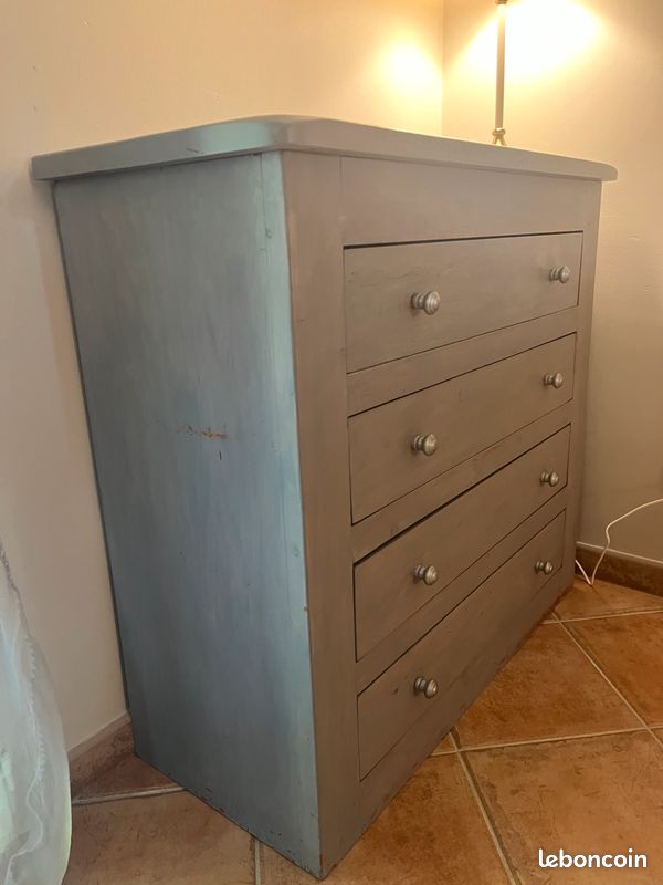 Commode (image 2)