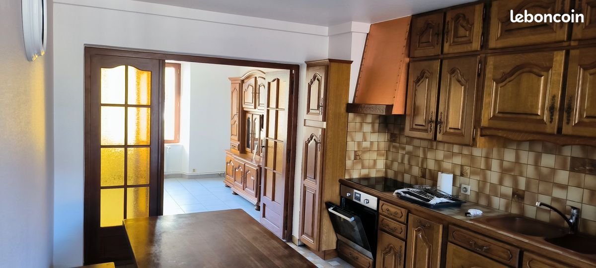 Appartement 3 pièces 90 m² · à Saint-Martin-sous-Vigouroux · 90 m² · 495 €/mois