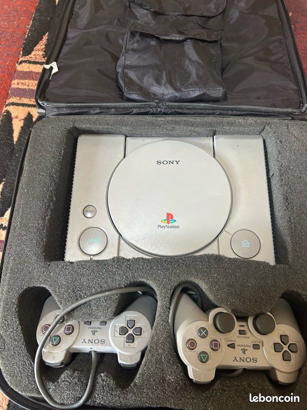🎮Sony PlayStation 1 PS1 – 2 manettes officielles + mallette de transport + câbles (image 1)