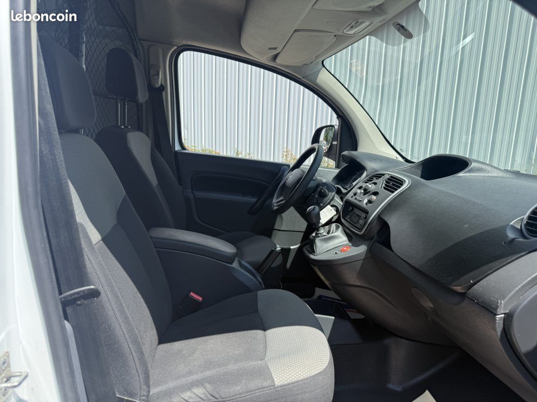 RENAULT KANGOO II 1.2 TCE 115CH ENERGY CONFORT 1er Main (image 4)
