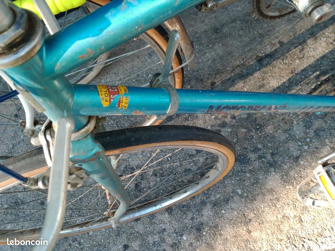 PIECES VELO VINTAGE /ENORME LOT AN 1970/80/90 A RÉCUPERER SUR PLACE