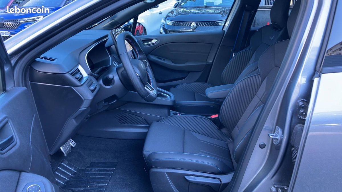 RENAULT CLIO esprit Alpine full hybrid E-Tech 145 (image 4)