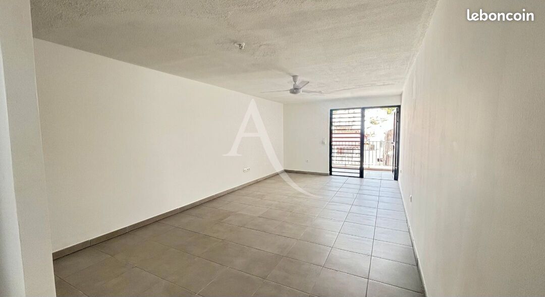 Appartement 1 pièce 32 m² · à Fort-de-France · 32 m² · 446 €/mois