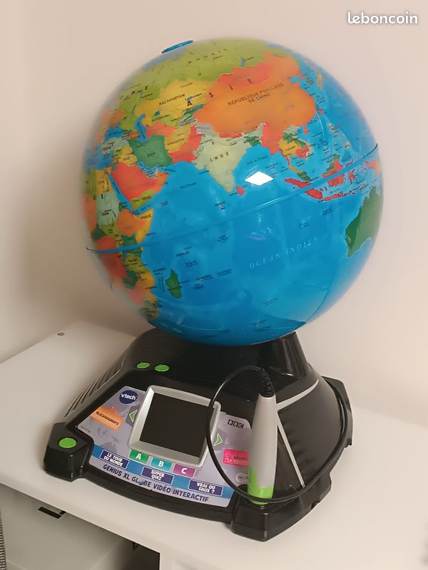 Globe terrestre interactif Genius XL (image 1)