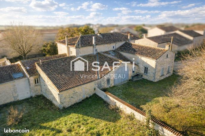 Maison 7 pièces 242 m²