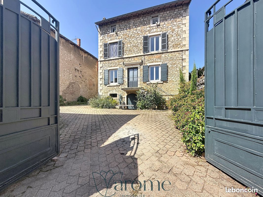 Maison 6 pièces 150 m² · à Lucenay · 150 m² · 520 000 €