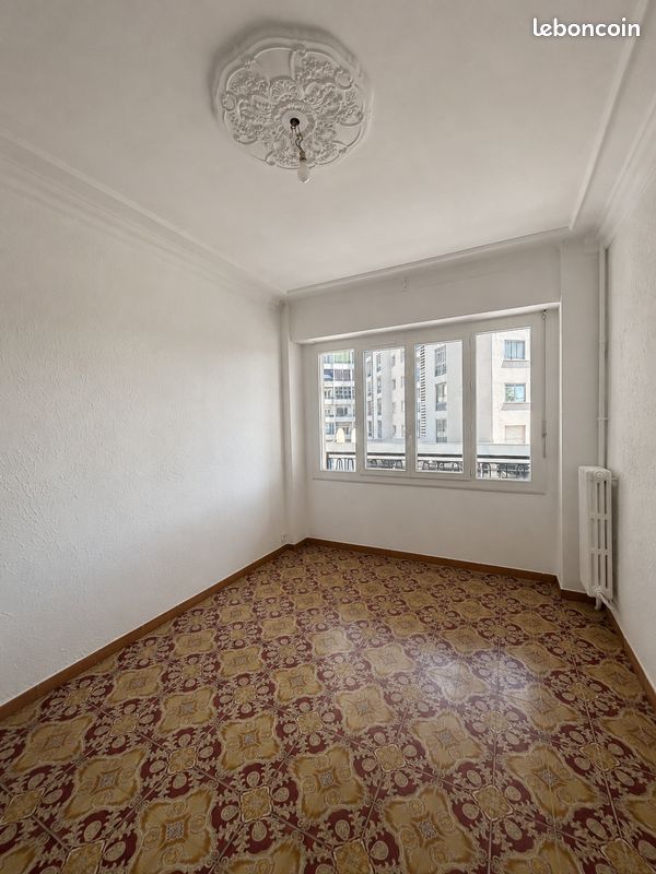 Appartement 3 pièces 53 m² · à Toulon · 53 m² · 720 €