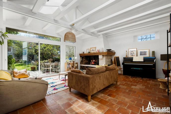 Maison 10 pièces 250 m²