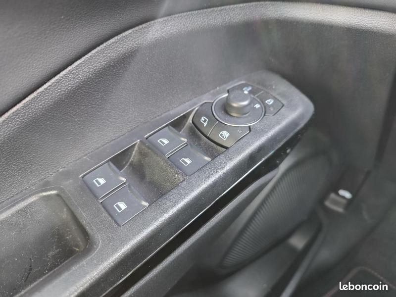 Ford Puma 1.0 EcoBoost Hybrid 125ch ST-Line X S&S Powershift (image 27)