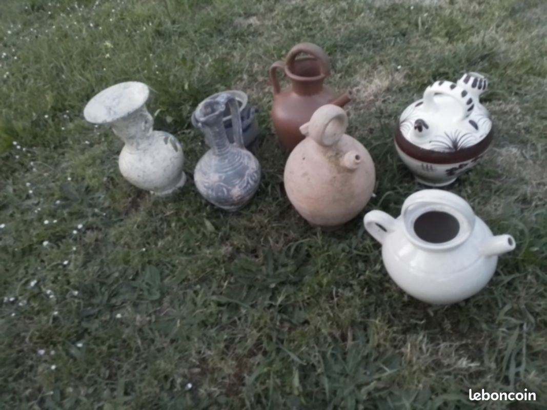 Lot divers pots caches pots jarres amphores buires vases en terre cuite ,objets en faience et en pierre (image 11)