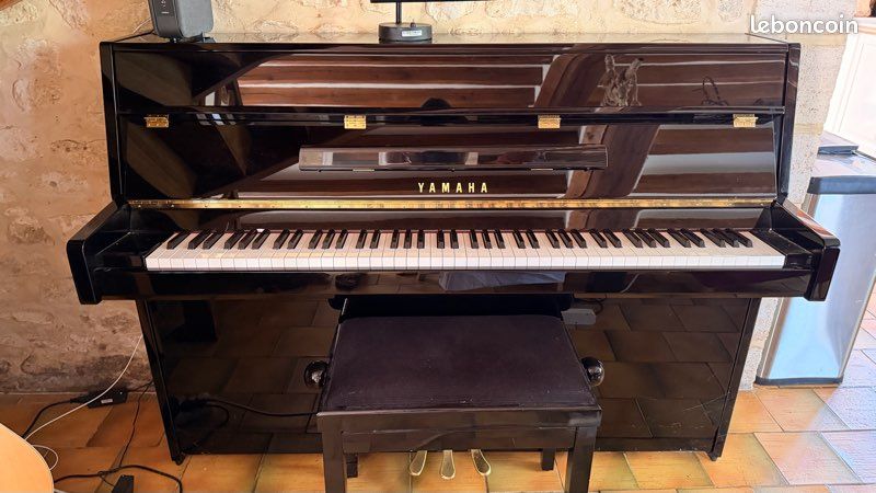 Piano (image 1)