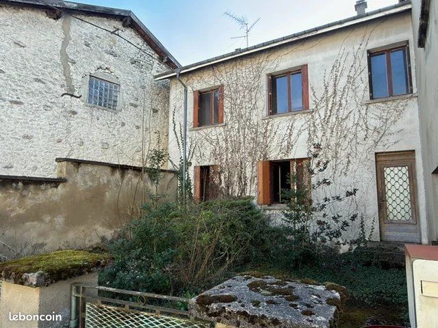 Maison 9 pièces 120 m² · à Tannois · 120 m² · 50 000 €