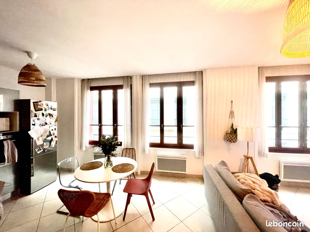 Appartement 3 pièces 72 m² · à Saint-Étienne · 72 m² · 570 €