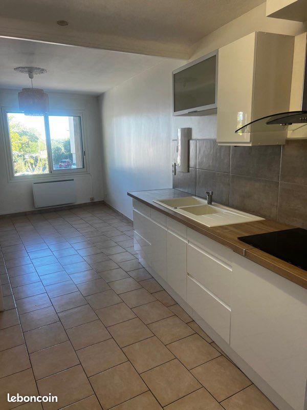 Appartement 3 pièces 70 m² · à Calvisson · 70 m² · 585 €/mois