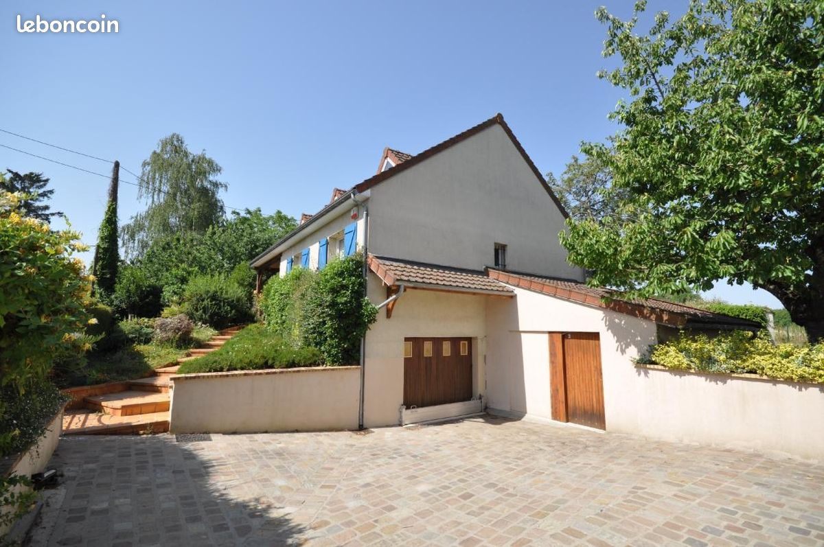 Maison 8 pièces 127 m² · à Boissy-sous-Saint-Yon · 127 m² · 384 800 €