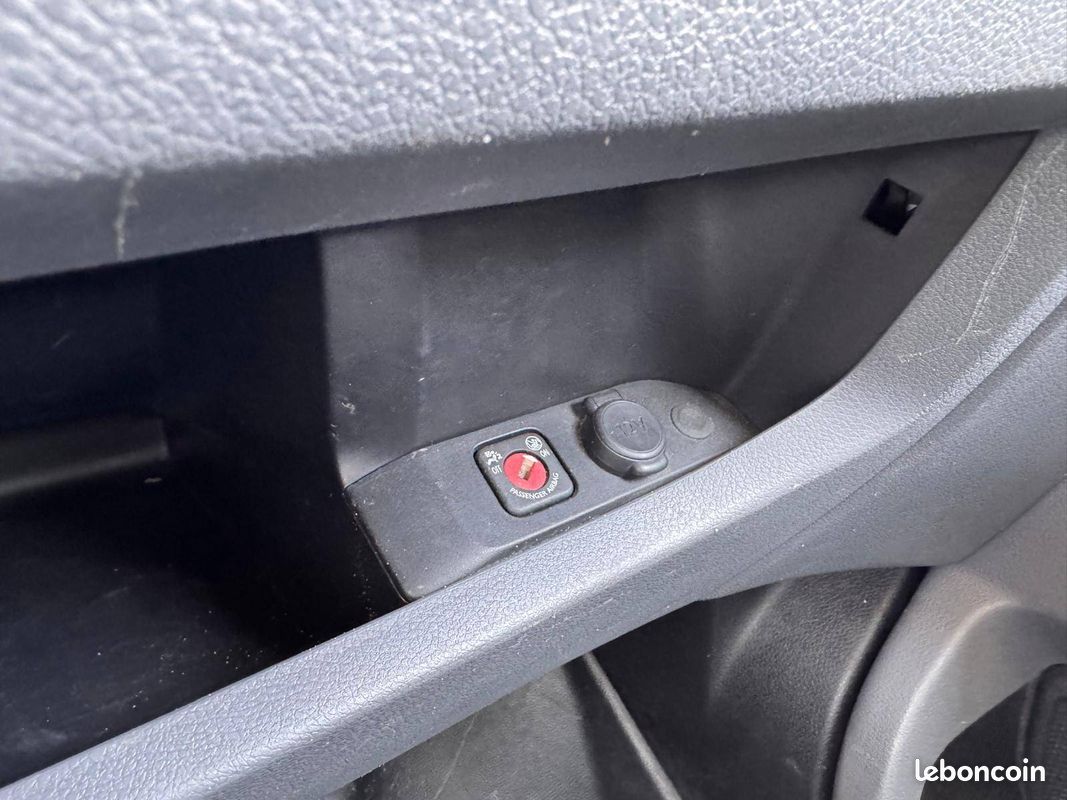 Opel vivaro fgn l1 1.5 diesel 120 ch pack clim (image 24)