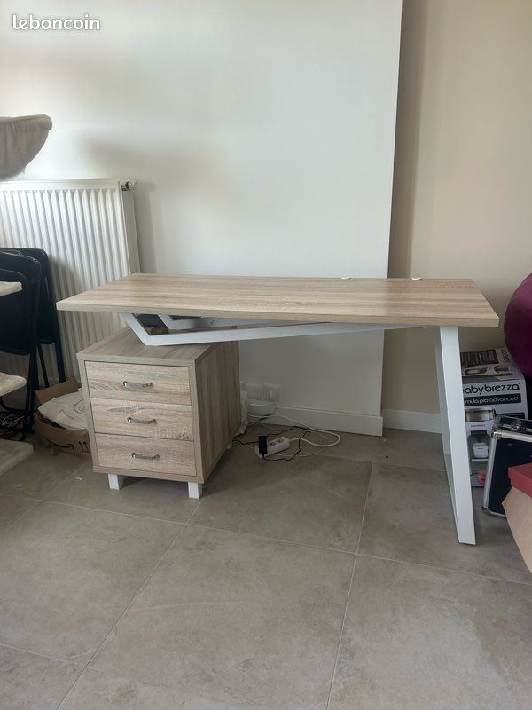 Bureau 3 tiroirs (image 1)