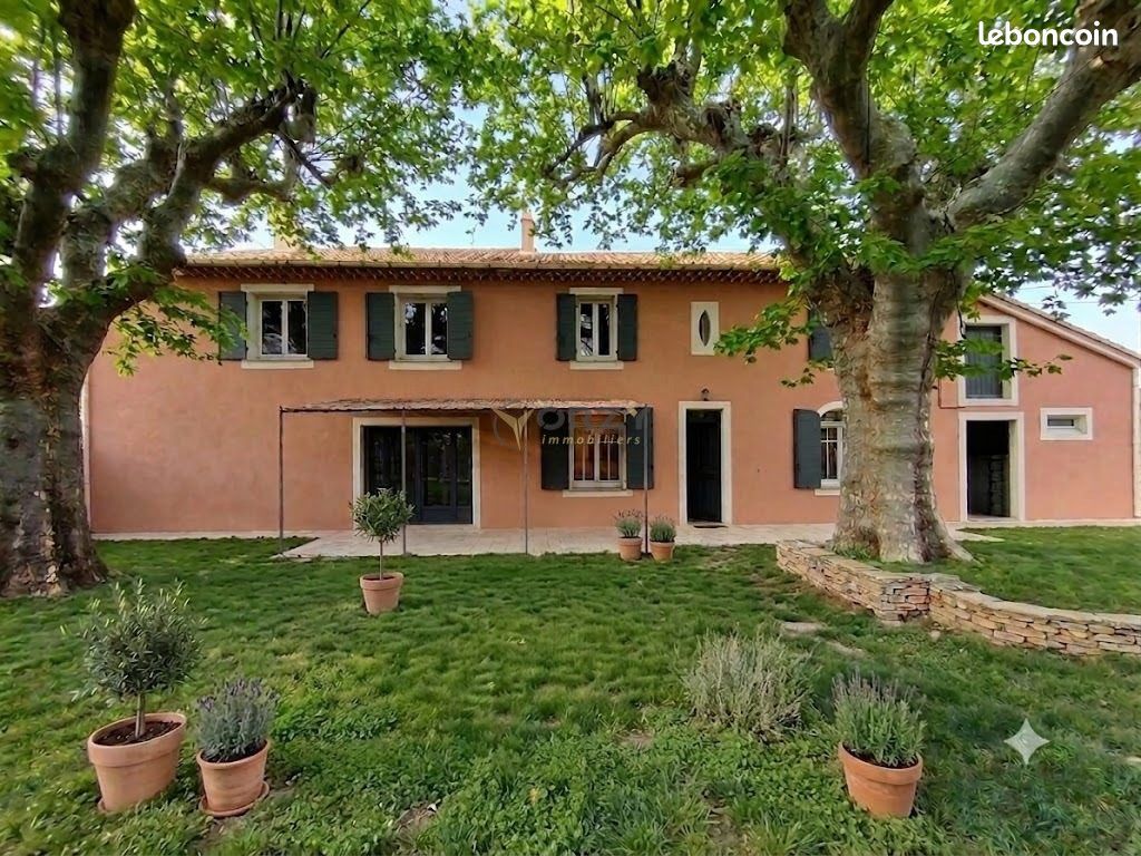 Maison 6 pièces 200 m² · à Saint-Rémy-de-Provence · 200 m² · 749 000 €