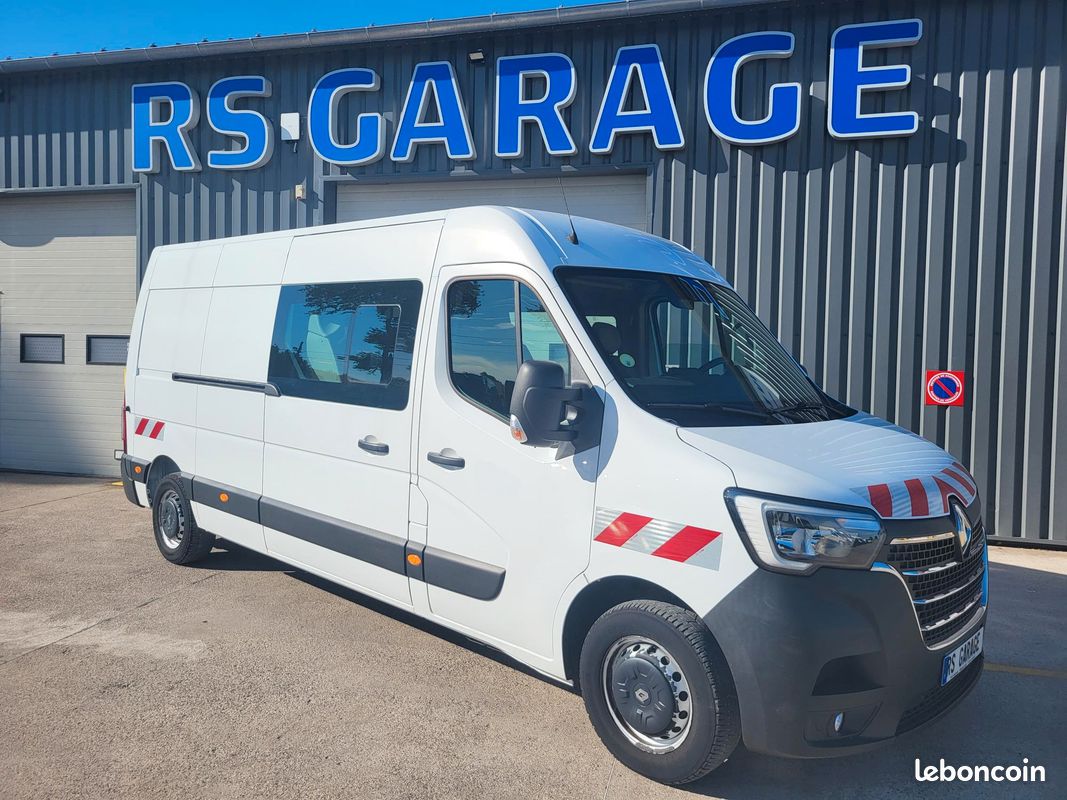 RENAULT MASTER L3H2 FOURGON 2.3 Blue DCI 135 GRAND CONFORT CABINE APPROFONDIE FIXE 06 PLACES avec NAVIGATION + RADARS ARRIERE + HABILLAGE BOIS + PORTES ARRIERE 270 DEGRÉS ( Prix de Vente 25 990 HT ) (image 1)