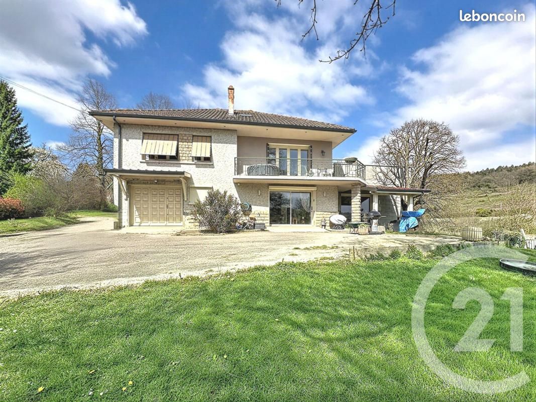 Maison 10 pièces 193 m² · à Cour-Et-Buis · 193 m² · 350 000 €