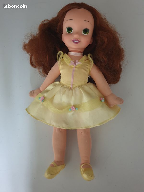 Poupée Princesse Belle (image 1)