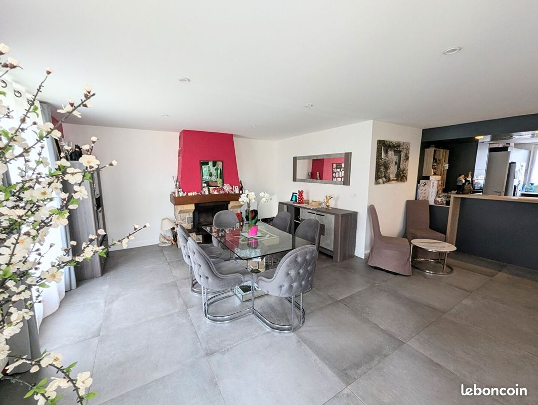 Maison 9 pièces 172 m² · à La Queue-en-Brie · 172 m² · 578 900 €
