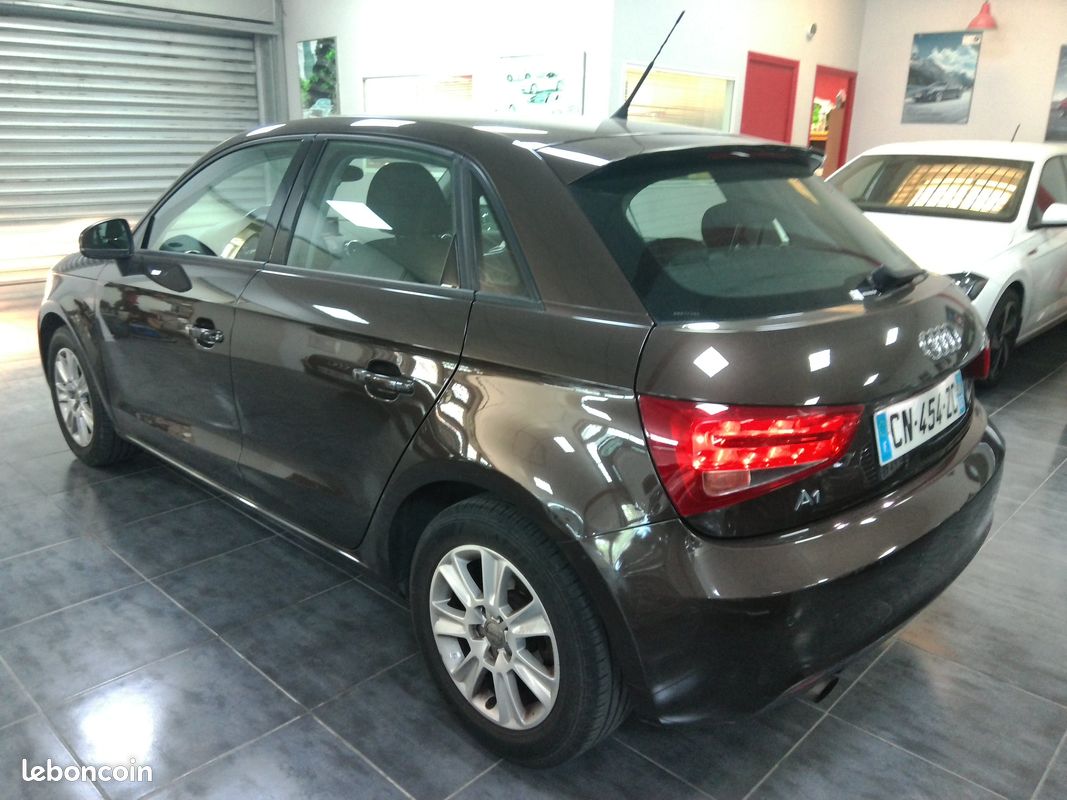 Audi a1 sportback 1.2 tfi 86 ambiente france / 1°main 12/12 77mkm radar ar/ja15/tel/regul/capteur pluie+lum/fact entretien (image 4)