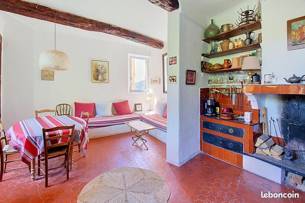 Maison 4 pièces 100 m² · à Châteaudouble · 100 m² · 160 000 €