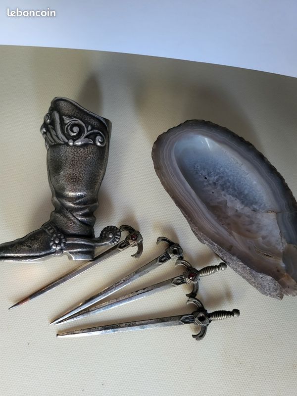 Chaussure de fer plus cendrier (image 4)