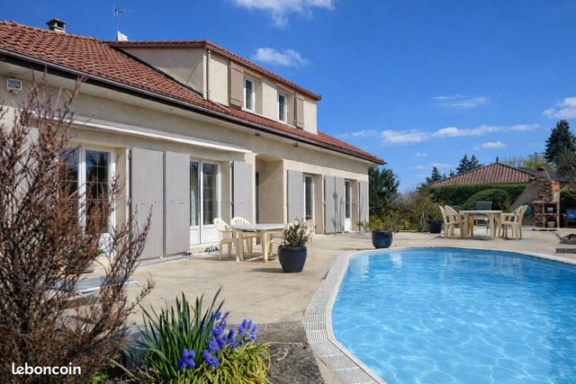 Maison 7 pièces 185 m² · à Genas · 185 m² · 715 000 €