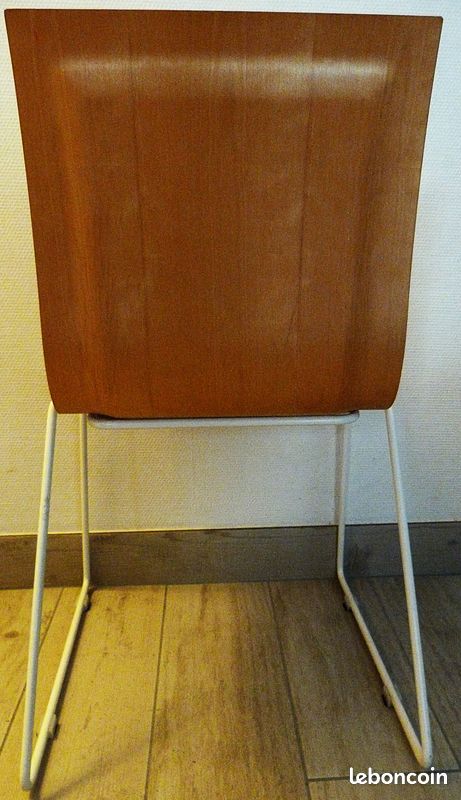 Lot 4 chaises "monocoque bois/ pieds luge métal" (image 3)