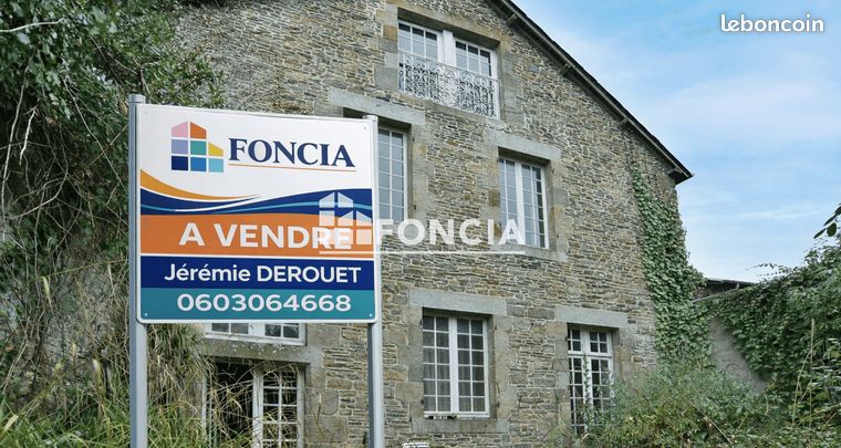 Bien d’exception – Immeuble/Maison de caractère au cœur du centre historique de Dol-de-Bretagne