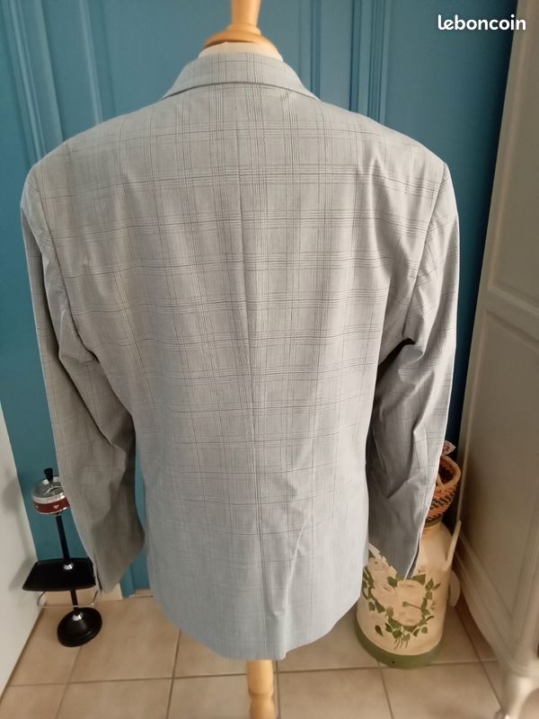 Costume gris Veste de taille 52, pantalon de taille 44