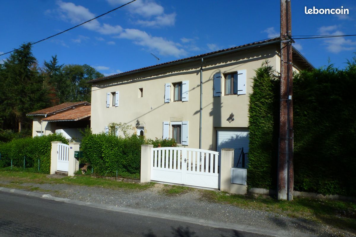 Maison 4 pièces 148 m² · à Terres-de-Haute-Charente · 148 m² · 179 000 €