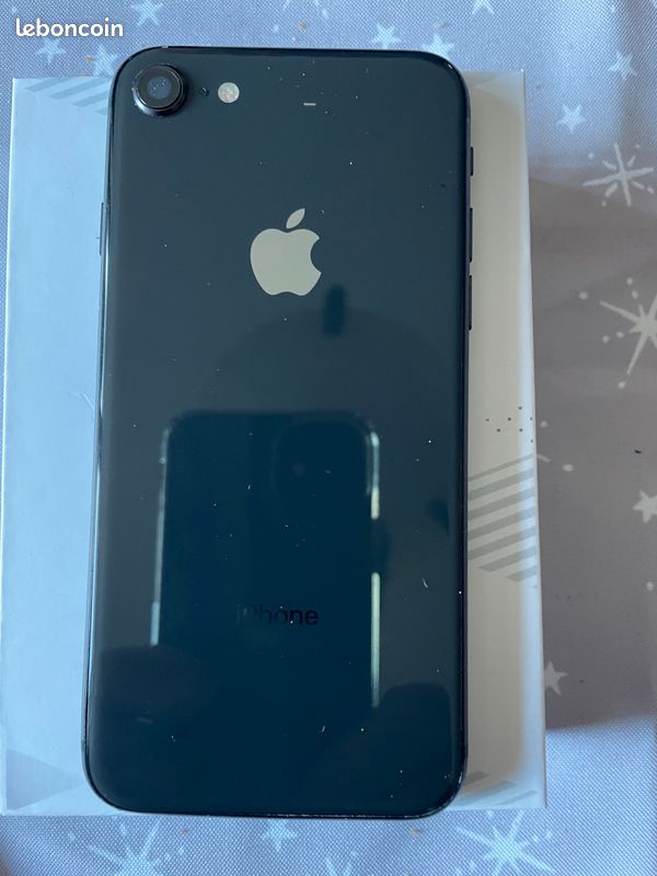 Apple iPhone 8 - 64 Go - Noir - Téléphones & Objets connectés