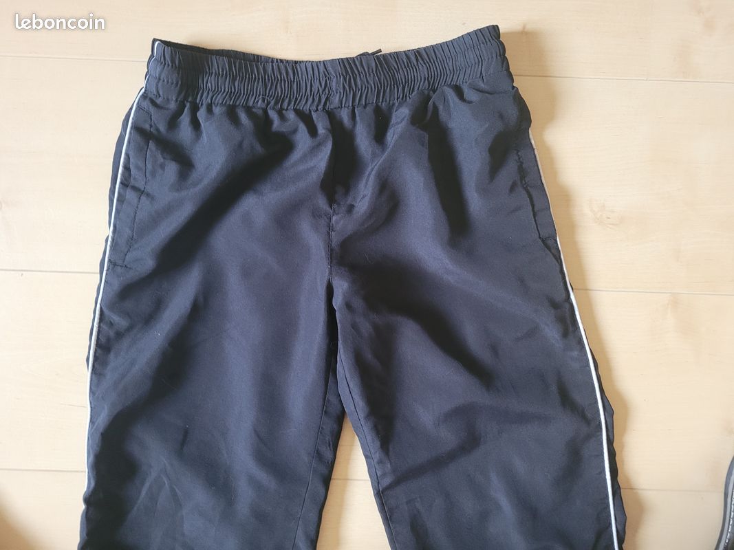 Tenue de sport 3 pièces 10 ans ; pantalon + veste + tee shirt (image 7)