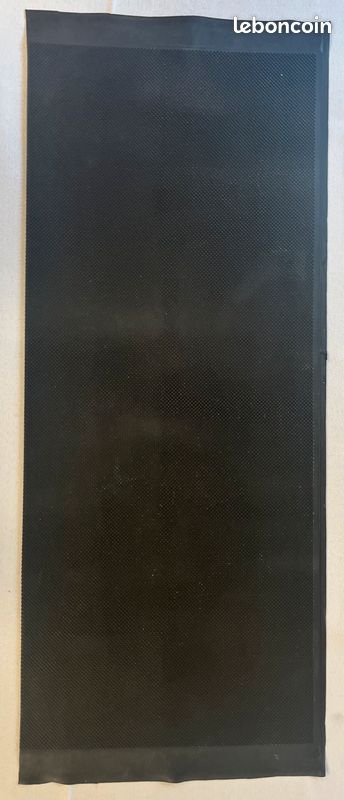 Plaque de picots caoutchouc noirs pour rênes (image 1)