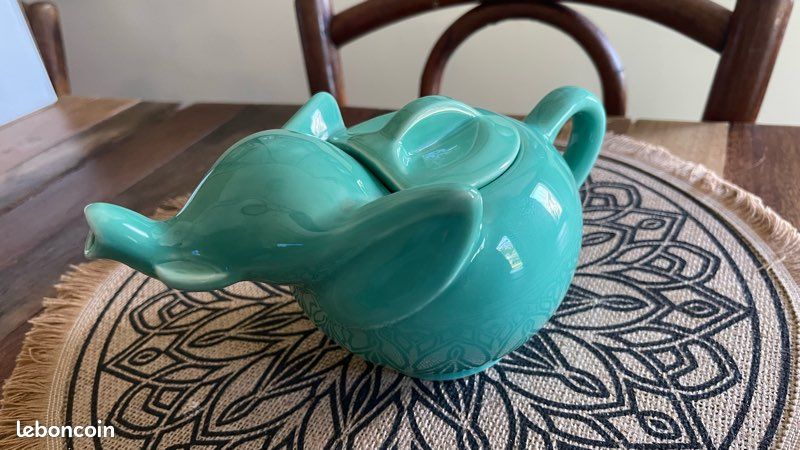 Théière éléphant verte Niderviller - pièce vintage originale