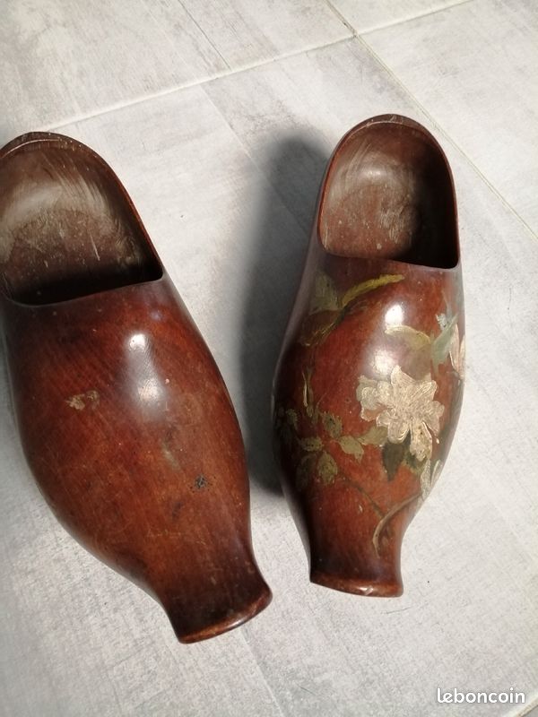 Sabots en bois peints (image 1)