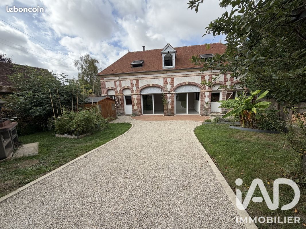 Maison 5 pièces 100 m² · à Talmontiers · 100 m² · 1 050 €/mois