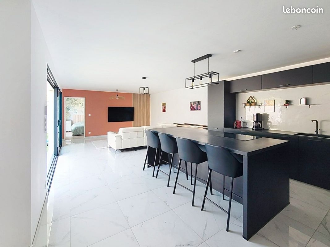 Maison 5 pièces 113 m² · à Les Sorinières · 113 m² · 379 000 €