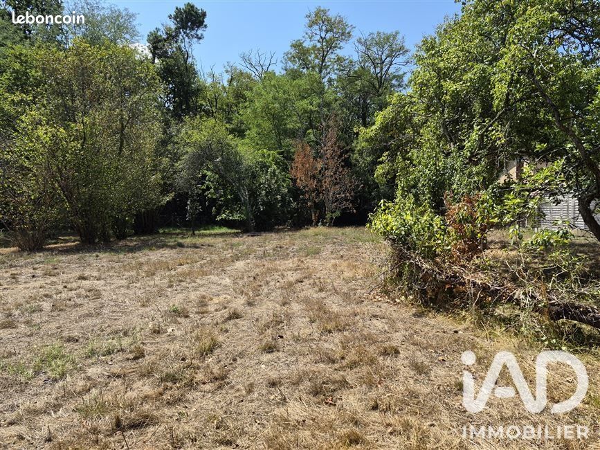 Terrain 1052 m² · à Canéjan · 1 052 m² · 249 000 €
