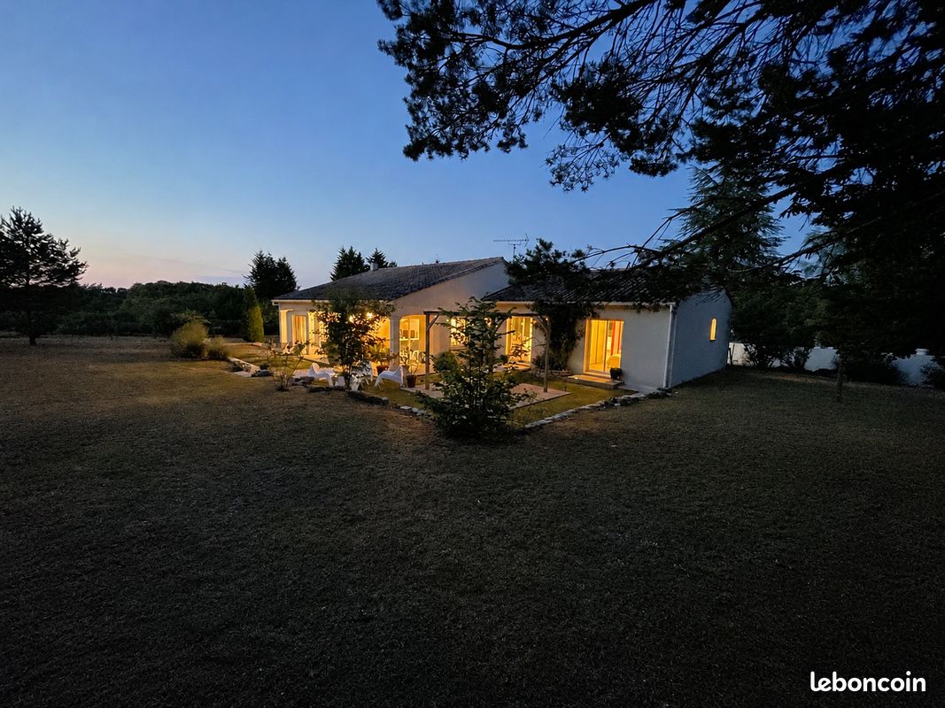 Maison 9 pièces 209 m² · à Angoulême · 209 m² · 349 000 €