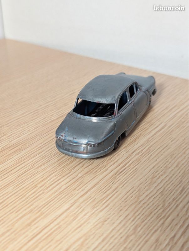 PANHARD PL 17 DINKY TOYS editions Atlas - Collection