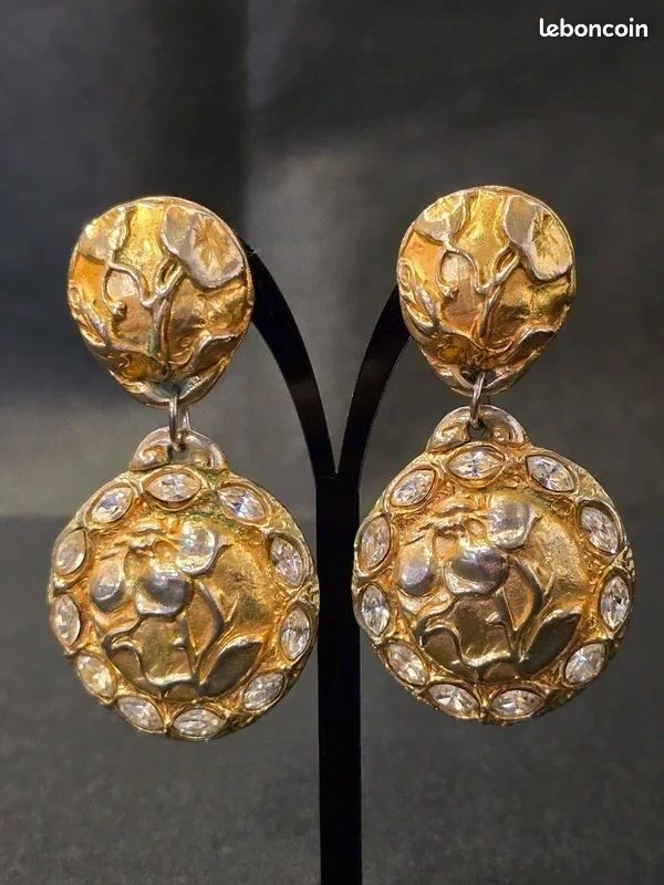 Paire de Boucles d'oreille clip Vintage - Montres & Bijoux