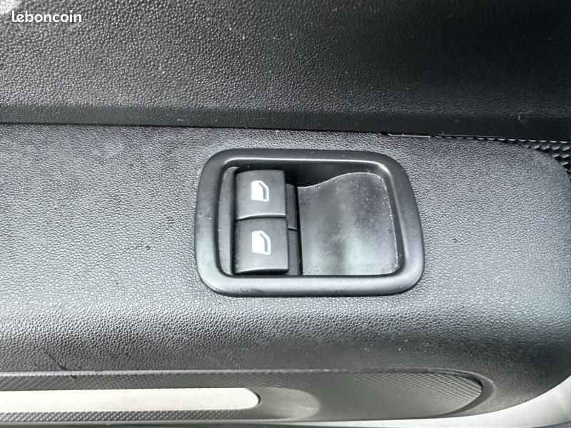 Citroen C3 1.2 PureTech 83ch S&S YOU (image 7)