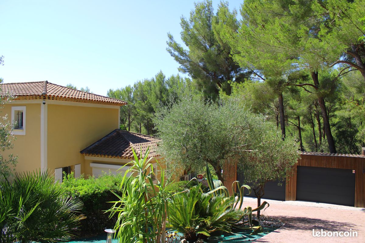 Maison 7 pièces 172 m² · à Sanary-sur-Mer · 172 m² · 1 254 000 €