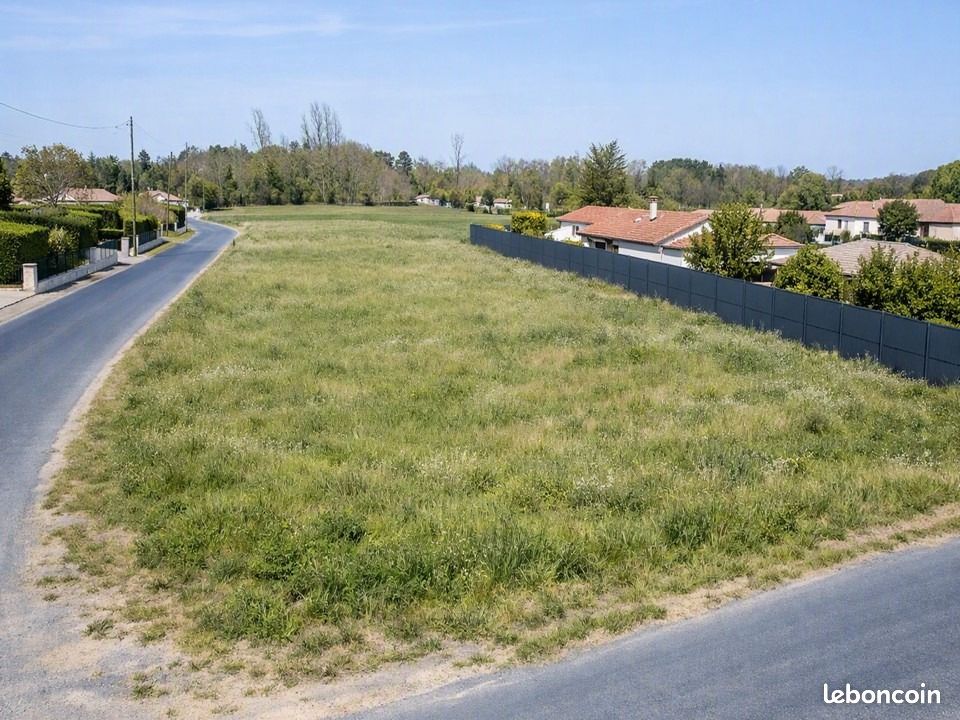 Terrain 3 115 m² Saint Savin · à Saint-Savin · 62 000 €